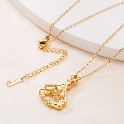 Elegant 24K Gold Plated Fan Pendant Necklace with Sparkling Rhinestone Decor
